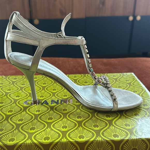Gianni Bini Formal Silver Shoes - Picture 1 of 10